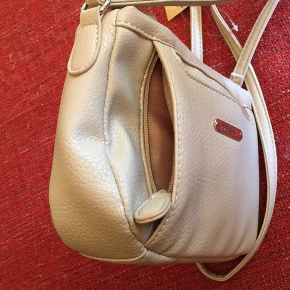 NWT adjustable crossbody handbag. Neutral beige color. - Picture 7 of 7